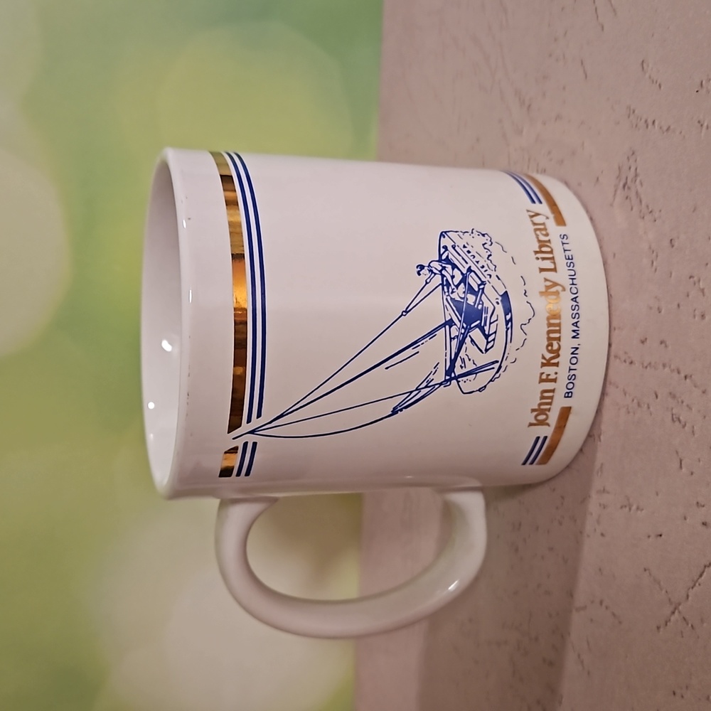 John F. Kennedy Library Boston, Mass. Commemorative mug vintage